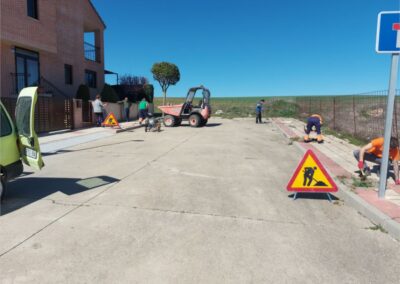 Acondicionamiento de los espacios ocupados por alcorques sin árboles en la Calle Pozo de los Humos