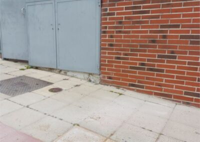 Acondicionamiento de los espacios ocupados por alcorques sin árboles en el Camino de la Aceña